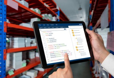 Okul eğitimi için geliştirilen kodlama ve programlama yazılımı. Basitleştirilmiş program, öğrenci çocuklar için okul sınıfında temel kodlama ve programlama eğitimi için kolay yazılım.