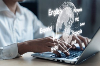 Birden fazla dille küresel iletişim. Çevrimiçi dil çalışmasına sahip dijital sanal gerçeklik küresi, çevirmenlik dersi ve bağlı VR dünyasında uygulama yetenekleri. EIDE