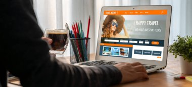 Model arama ve seyahat planlama için internet sitesi uçuş, otel ve tur rezervasyonları için anlaşma ve paket sunuyor