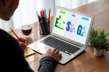 Model işletmelerin ESG çevresel yönetim politikası yüksek ESG puanı elde etmek için bir standart belirler