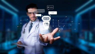 Erkek bir doktor, modern bir tıbbi ortamda gelişmiş yapay zeka sohbet robotu teknolojisiyle ilgilenerek, dijital çözümlerin sağlık hizmetleri iletişimine entegrasyonunu vurguluyor. PHMT