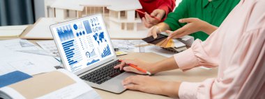 İş veri paneli pazarlama stratejisi planlaması için canlı iş zekası analizi sağlar