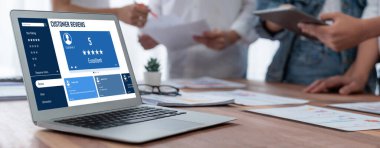 Şirket işleri için canlı bilgisayar yazılımının müşteri deneyimi ve gözden geçirme analizi