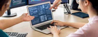 İş veri paneli, pazarlama stratejisi planlaması için iş zekası analizi sunar. Müşteri taleplerini analiz etmek ve iş dünyasının geleceğini önceden görmek için büyük veriler sunulur.