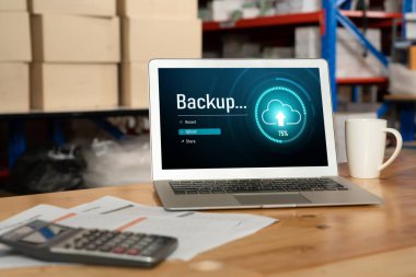 Yedek Depolama Verisi İnternet Teknolojisi İş Konsepti. Veritabanı depolama teknolojisi dosya aktarım paylaşımı, siber, büyük veri bilgileri, internet bankacılığı uygulaması indirme işlemi kolayca yapılır