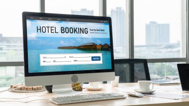 Çevrimiçi otel konaklama rezervasyon sitesi mod rezervasyon sistemi sağlar. Seyahat teknolojisi kavramı .