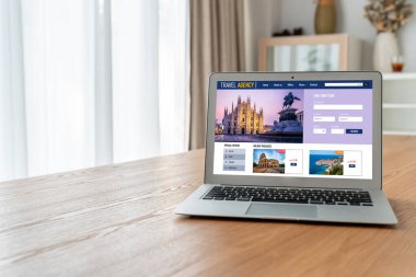 Model arama ve seyahat planlama için internet sitesi uçuş, otel ve tur rezervasyonları için anlaşma ve paket sunuyor