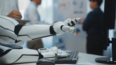 Modern Office Environment with Profesyonellerle İşbirlikçi Tartışma ve Sunum İçin Bilgisayar Klavyesiyle Robotik Kol Etkileşimi. Yaratılış