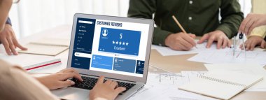 Şirket işleri için canlı bilgisayar yazılımının müşteri deneyimi ve gözden geçirme analizi