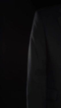 İşadamı, ticari kar artışının gelecekteki hedefe arttığını gösteren imalı bir tablo çizdi. Şirket işlerinin yükselmesi için mükemmel bir mali durum. Finans ve para teknolojisi .