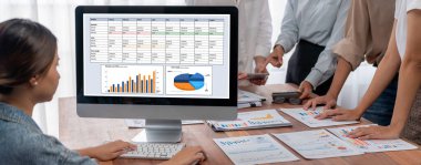 İş veri paneli, pazarlama stratejisi planlaması için iş zekası analizi sunar. Müşteri taleplerini analiz etmek ve iş dünyasının geleceğini önceden görmek için büyük veriler sunulur.