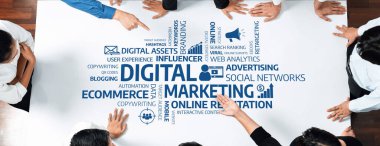 Dijital pazarlama stratejilerini araştıran, kullanıcı bağlantılarına, sosyal ağlara ve nüfuz sahiplerinin marka görünürlüğü üzerindeki etkilerine odaklanan canlı bir işbirliği oturumu. Dostluk