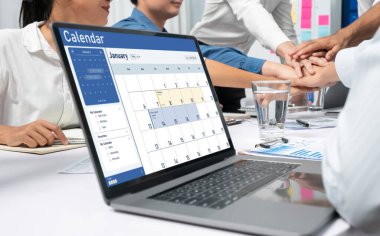 Kişisel organizatör ve çevrimiçi iş canlıları için program planlaması için bilgisayar yazılım uygulaması takvimi