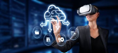 Bir iş kadını, bulut hesaplama ve çevrimiçi depolama çözümlerini araştırmak, modern dijital ağ gelişmelerini ve kullanıcı etkileşimini göstermek için sanal gerçeklikle ilgilenir. XDMCP