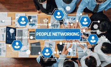 Profesyoneller, dinamik bir ortamda akıl hocalığı ve kaynak paylaşımını vurgulayarak, ilişkileri ilerletmek ve toplumu inşa etmek için işbirlikçi ağ faaliyetlerinde bulunurlar. Dostluk