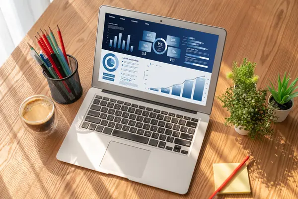 İş veri paneli, pazarlama stratejisi planlaması için iş zekası analizi sunar. Müşteri taleplerini analiz etmek ve iş dünyasının geleceğini önceden görmek için büyük veriler sunulur.