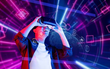 Bir kullanıcı sanal gerçekliğin heyecanını canlı, veri odaklı çevrimiçi bir iş ortamında tecrübe eder, teknoloji yoluyla yenilik ve bağlılık sergiler. XDMCP