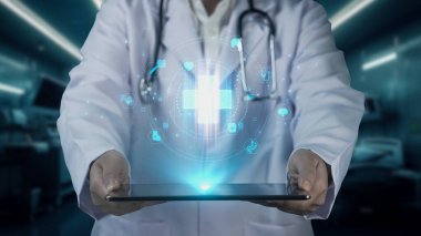Laboratuvara tıbbi haç hologramıyla tablet gönderen profesyonel doktorları kapatın. Pratisyen hekim teknolojik yenilikleri kullanarak tıbbi ikonu kontrol edip teftiş ediyor. İyileştirici.