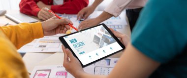 Web sitesi tasarım yazılımı çevrimiçi perakende ticaret ve e-ticaret için canlı şablon sağlıyor