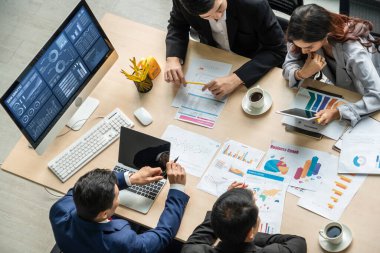 İş veri paneli, pazarlama stratejisi planlaması için iş zekası analizi sunar. Müşteri taleplerini analiz etmek ve iş dünyasının geleceğini önceden görmek için büyük veriler sunulur.