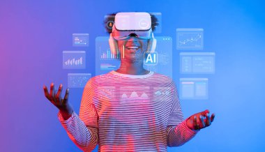 Neşeli bir kullanıcı, yapay zeka odaklı analitikleri ve etkileşimli veri görsellemelerini incelerken, teknolojinin ve yeniliğin geleceğini vurgulayarak sanal gerçeklikle ilgilenir. XDMCP