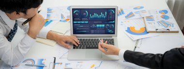 İş veri paneli, pazarlama stratejisi planlaması için iş zekası analizi sunar. Müşteri taleplerini analiz etmek ve iş dünyasının geleceğini önceden görmek için büyük veriler sunulur.