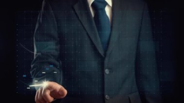 İşadamı, ticari kar artışının gelecekteki hedefe arttığını gösteren imalı bir tablo çizdi. Şirket işlerinin yükselmesi için mükemmel bir mali durum. Finans ve para teknolojisi .