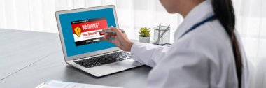 Bilgisayar ekranındaki virüs uyarısı canlı siber tehdit, hacker, bilgisayar virüsü ve kötü amaçlı yazılım tespit etti