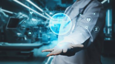 Laboratuvarda tıbbi haç hologramı tutan zeki bir sağlık çalışanına yakın durun. Profesyonel doktor ayakta ve hastanede çalışırken tıbbi verilere bakıyor. Teknoloji. İyileştirici.
