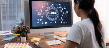 CRM işletme ve işletme için canlı bilgisayarda müşteri ilişkileri yönetim sistemi