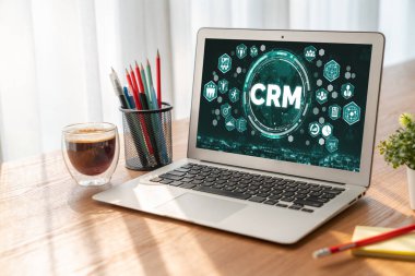CRM işletme ve işletme için modern bilgisayarda müşteri ilişkileri yönetim sistemi