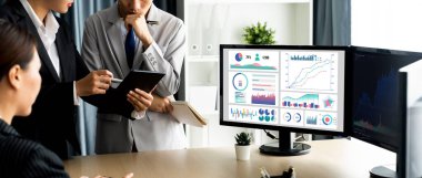 İş veri paneli pazarlama stratejisi planlaması için canlı iş zekası analizi sağlar