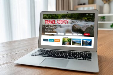 Model arama ve seyahat planlama için internet sitesi uçuş, otel ve tur rezervasyonları için anlaşma ve paket sunuyor