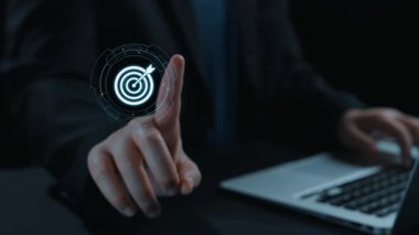 Hedef ve analitik odaklı bir pazarlama stratejisi sunan dijital bir illüstrasyon keşfetmek, iş büyümesini ve başarı için yenilikçi yaklaşımları vurgulamak. Dörtgen