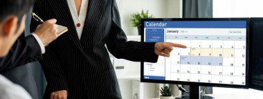 Kişisel organizatör ve çevrimiçi iş canlıları için program planlaması için bilgisayar yazılım uygulaması takvimi