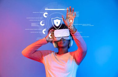 Sanal gerçekliğin ve siber güvenliğin kesişimlerini araştırın, teknolojinin verileri ve çevrimiçi iş ortamlarını korurken gizliliği nasıl artırdığını gösterin. XDMCP