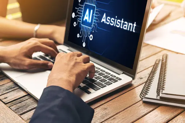 Yapay zeka teknolojisini çalıştırmak için komut mühendisi ve kullanıcı kolaylığı için üretici yapay zeka yardımcı araçları insanların yapay zeka işlevlerini teşvik ederek yapay zekayı çalıştırmalarına yardımcı olur