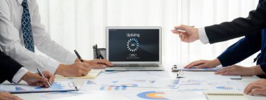 Aygıt yazılım güncellemesinin canlı sürümü için bilgisayarda güncelleme