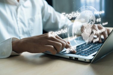 Birden fazla dille küresel iletişim. Çevrimiçi dil çalışmasına sahip dijital sanal gerçeklik küresi, çevirmenlik dersi ve bağlı VR dünyasında uygulama yetenekleri. EIDE