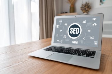 Model e-ticaret için SEO arama motoru optimizasyonu ve bilgisayar ekranında gösterilen çevrimiçi perakende işi