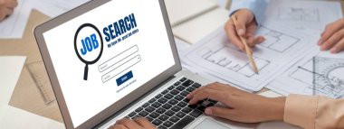 Çalışanların işe alım İnternet ağındaki iş fırsatlarını arayabilmeleri için internet sitesinde arama çalışmaları