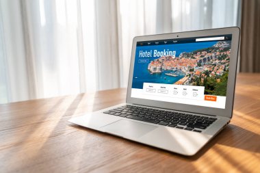 Çevrimiçi otel konaklama rezervasyon sitesi mod rezervasyon sistemi sağlar. Seyahat teknolojisi kavramı .