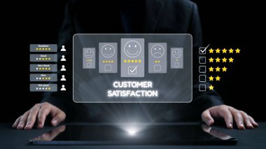 Bu resim, hizmet kalitesi ve kullanıcı deneyimini etkin bir şekilde temsil eden geri bildirim simgeleri ve derecelendirme yıldızlarının yer aldığı müşteri memnuniyeti değerlendirme sürecini göstermektedir. Dörtgen