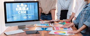 CRM işletme ve işletme için canlı bilgisayarda müşteri ilişkileri yönetim sistemi