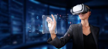 Sanal gerçeklik kulaklığı olan profesyonel bir kadın dijital verilerle güvenli bir çevrimiçi ortamda etkileşime girerek siber güvenlik ve gizlilik çözümlerindeki yenilikleri vurguluyor. XDMCP