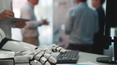 Yapay zekanın iş adamlarına performans verilerini analiz etmede ve karar verme mekanizmasını geliştirmede yardımcı olduğu fütüristik bir çalışma alanı. Noogenesis Yapay Zeka