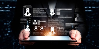 İş adamı kimlik güvenliğinin anahtarının üst düzey güvenlik uygulamalarıyla korunduğunu, kimlik hırsızlığının önlendiğini ve kimlik güvenliğinin artırıldığını keşfetti. Güvende kalın ve kimlik koruma stratejisine güvenin.