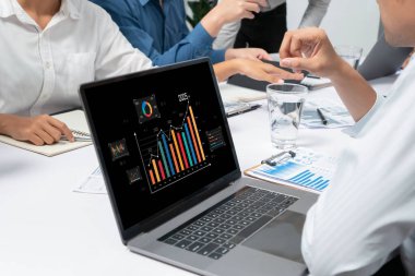 İş veri paneli, pazarlama stratejisi planlaması için iş zekası analizi sunar. Müşteri taleplerini analiz etmek ve iş dünyasının geleceğini önceden görmek için büyük veriler sunulur.