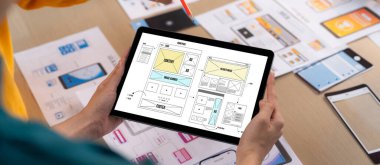 Web sitesi tasarım yazılımı çevrimiçi perakende ticaret ve e-ticaret için canlı şablon sağlıyor