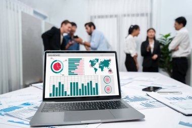 İş veri paneli pazarlama stratejisi planlaması için canlı iş zekası analizi sağlar